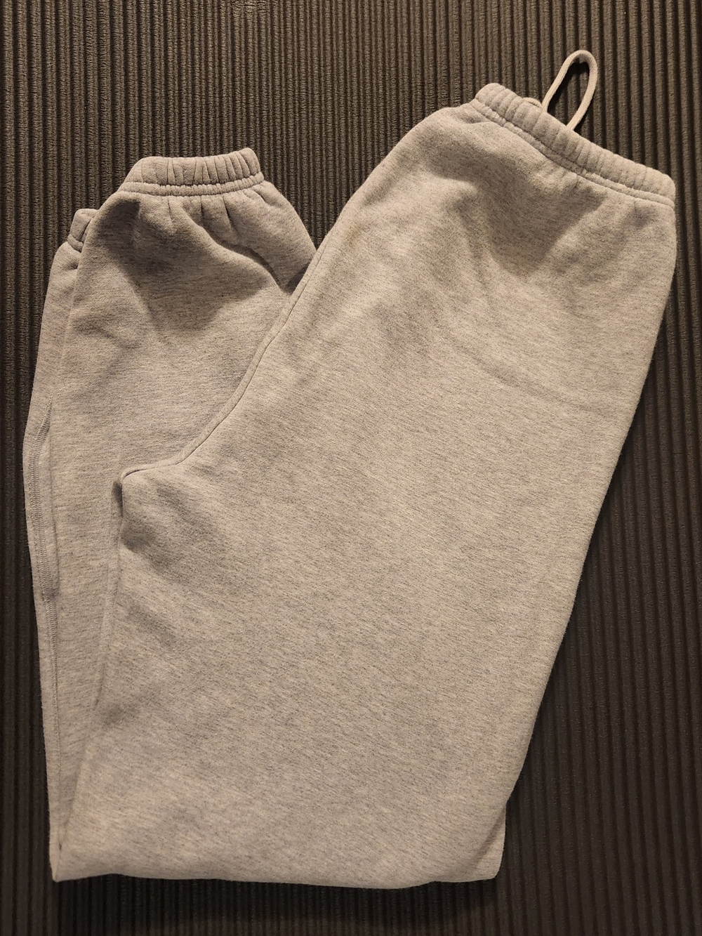 SKIMS Women's Gray Fleece Jogger Pants drawstrung Elaatic Waistband